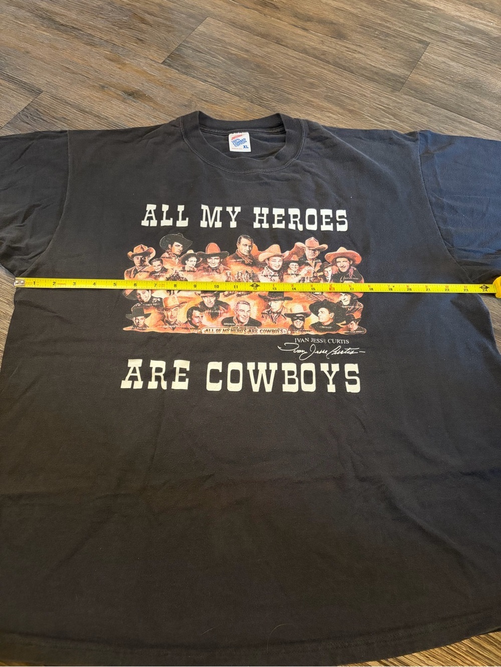 Vintage Jerzees Black T-Shirt “All My Hero’s Are Cowboys” Ivan Jesse Curtis XL - Picture 3 of 5